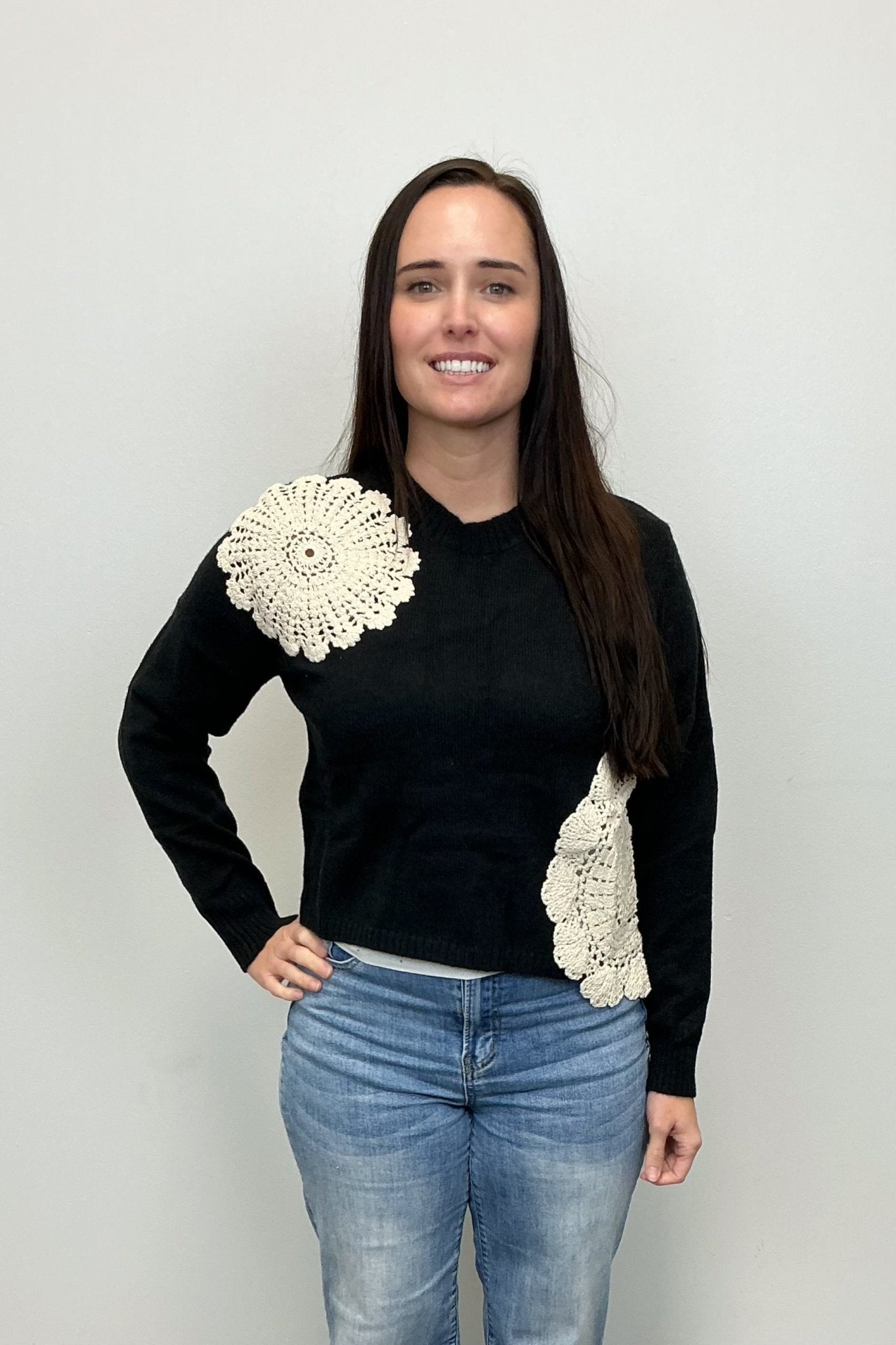 Asymetrical Crochet Cropped Sweater - Black - Very Moda