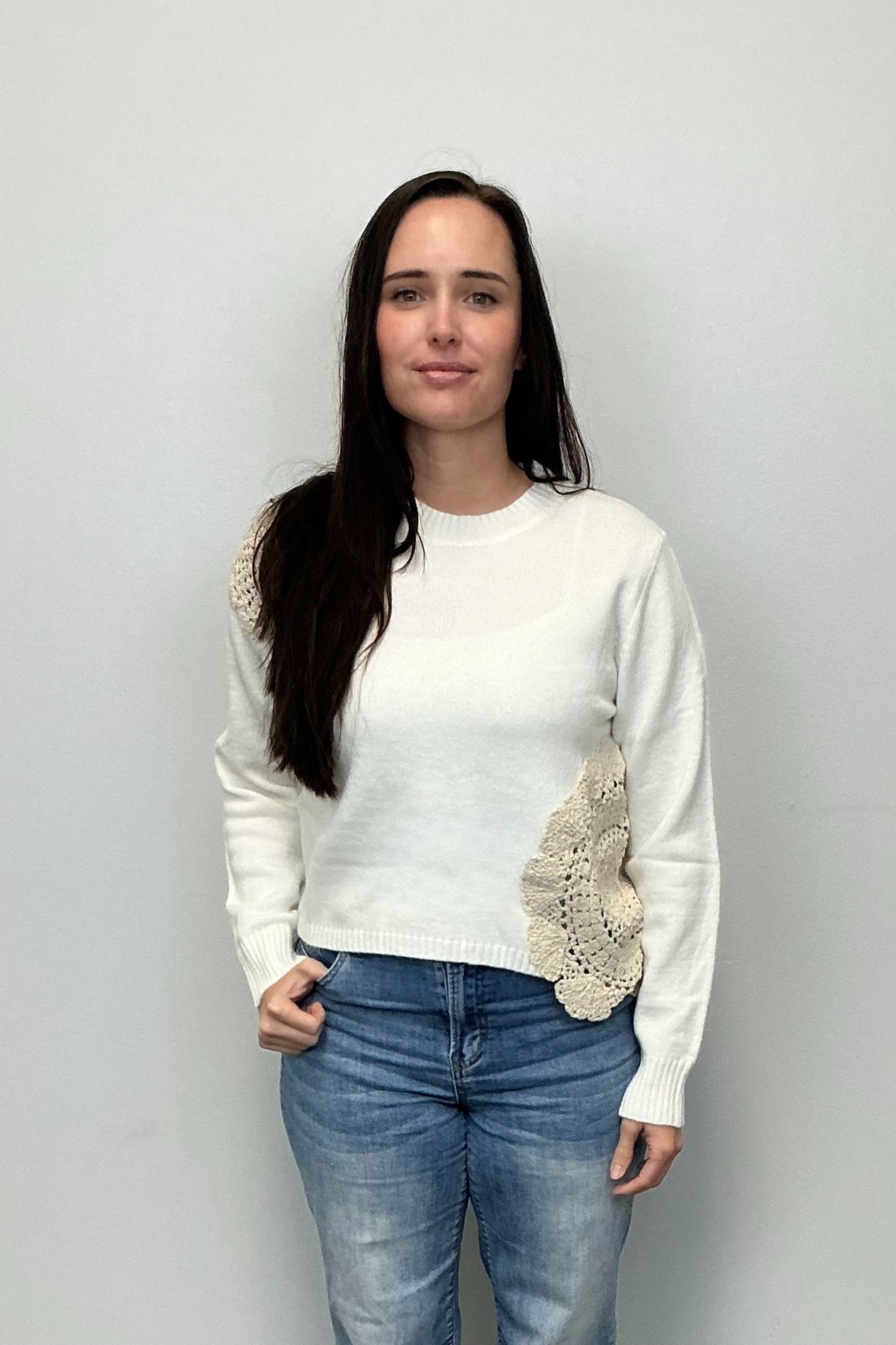 Asymetrical Crochet Cropped Sweater - White - Very Moda
