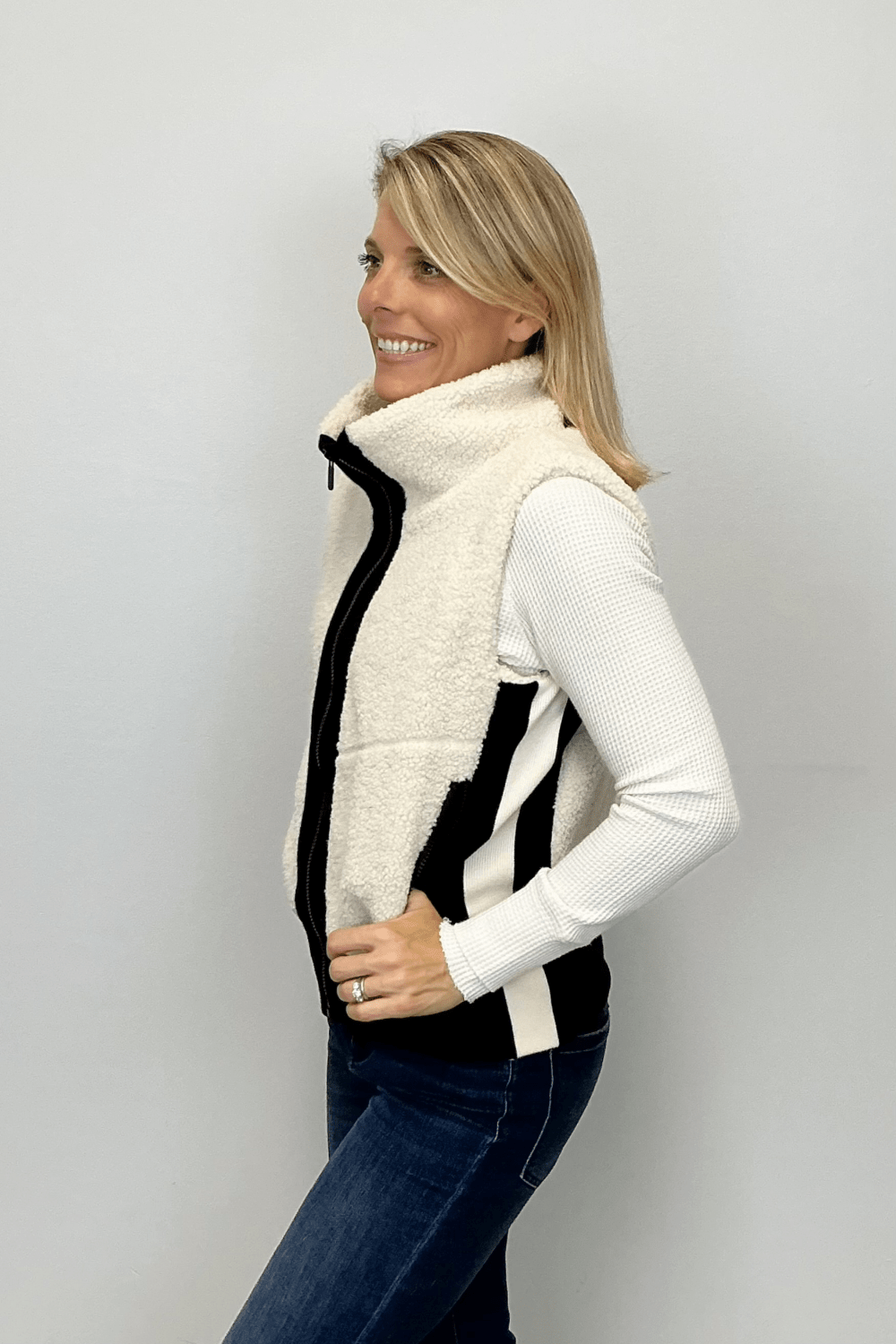 Elan Cropped Vancouver Vest - Off White - Elan