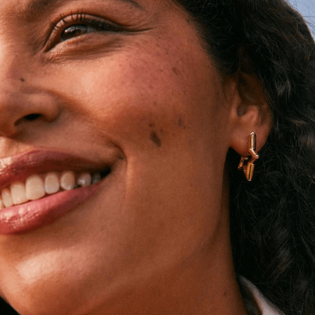 Kendra Scott Star Huggie Earrings - Kendra Scott